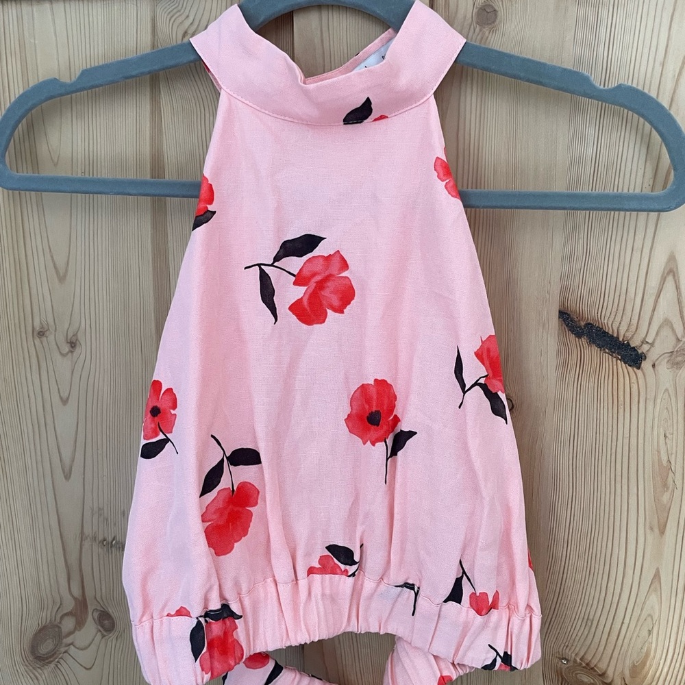 Open back cute pink floral pink crop top. Never worn.